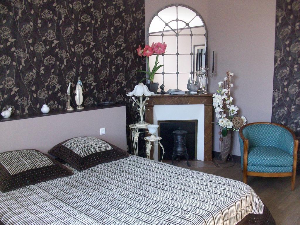 Loire, Chateaux, Et Vignes Onzain Room photo